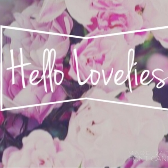 Hi I'm Robin! 💗Poshmark Ambassador ✨ - Picture 3 of 4